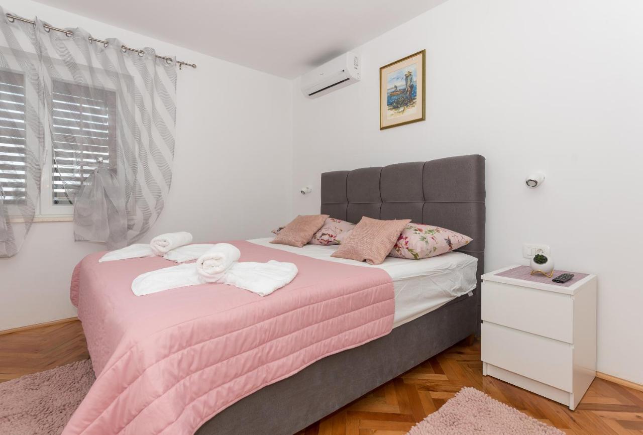 Apartment Strawberry Makarska Exterior foto