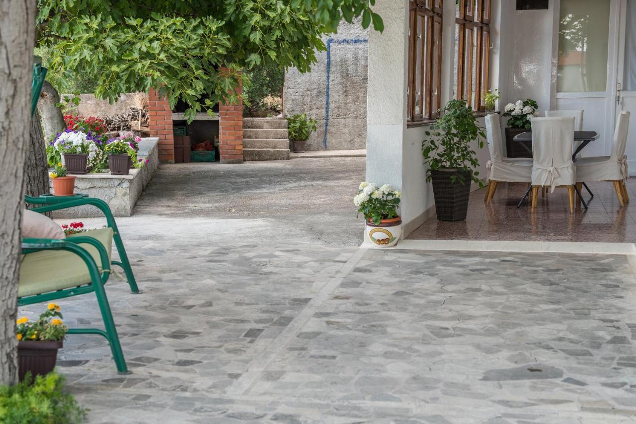 Apartment Strawberry Makarska Exterior foto
