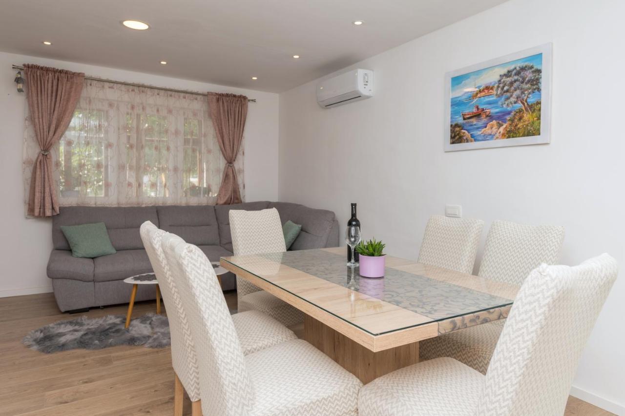 Apartment Strawberry Makarska Exterior foto